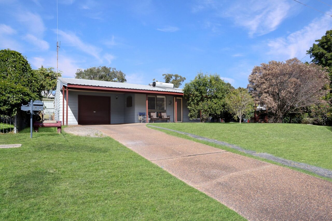 43 Albatross Avenue, Hawks Nest, NSW 2324