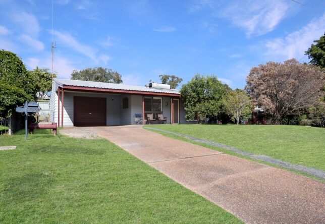 43 Albatross Avenue, Hawks Nest, NSW 2324